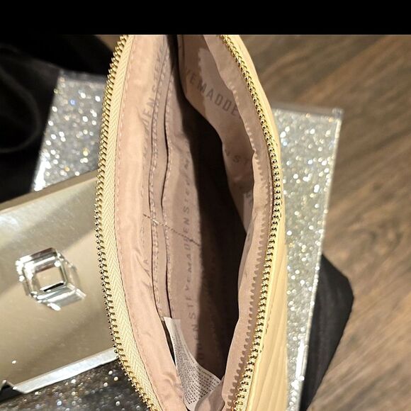 Steve Madden Chevron Quilted Wristlet- Oatmeal - Picture 7 of 7